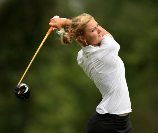 mujeres-jugando-golf